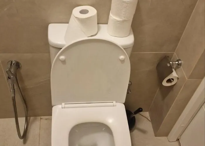 - Renta 18 Apartament